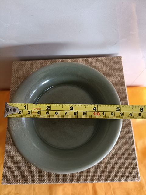 古玩陶瓷龍泉青瓷梅子青釉折沿洗真品鑒賞圖