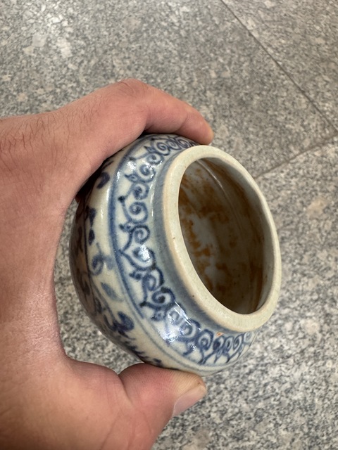 古玩陶瓷青花花卉紋蓋罐真品鑒賞圖