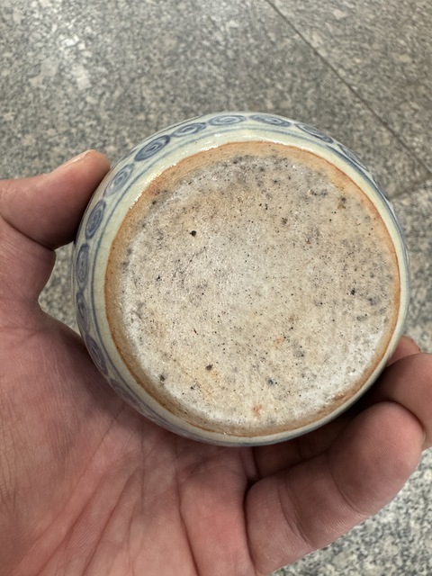 古玩陶瓷青花花卉紋蓋罐真品鑒賞圖