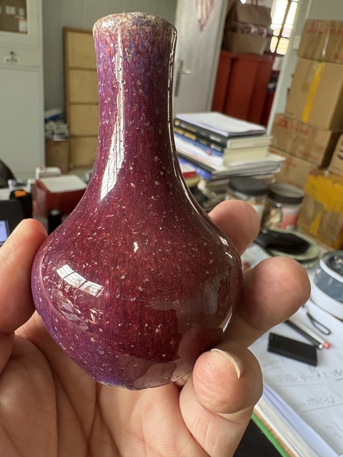 古玩陶瓷窯變紅釉天球瓶真品鑒賞圖