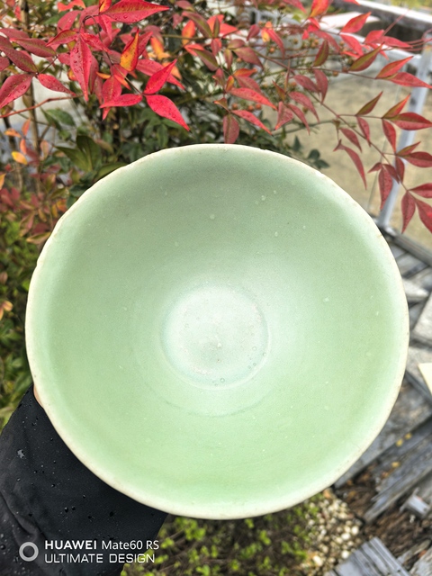 古玩陶瓷龍泉青瓷刻仰蓮紋碗真品鑒賞圖