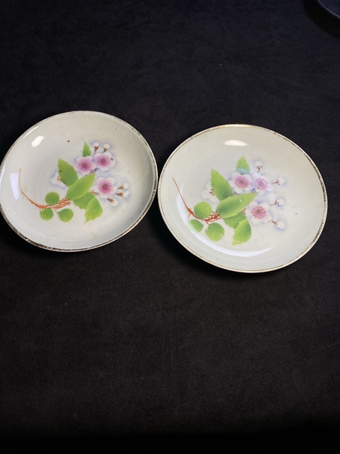 古玩陶瓷花卉紋盤真品鑒賞圖