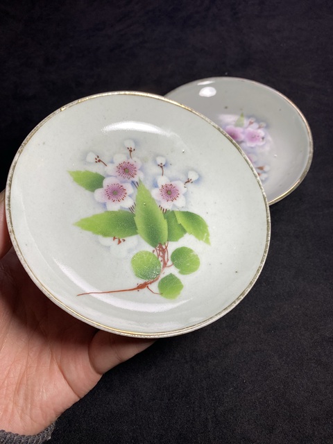 古玩陶瓷花卉紋盤真品鑒賞圖