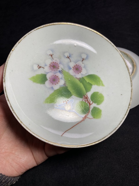 古玩陶瓷花卉紋盤真品鑒賞圖