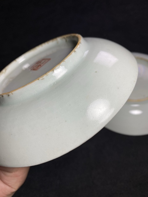 古玩陶瓷花卉紋盤真品鑒賞圖