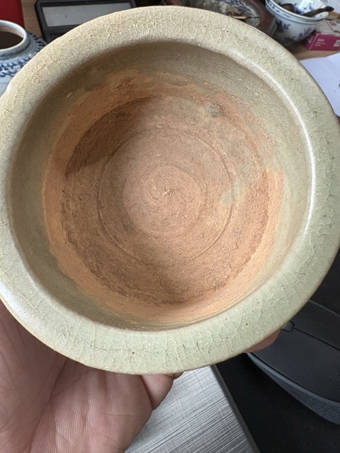 古玩陶瓷龍泉窯三足筒式香爐真品鑒賞圖