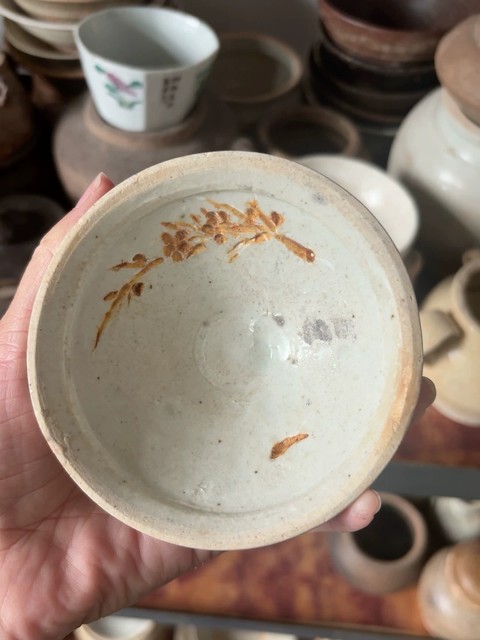 古玩陶瓷青白釉刻月影梅茶盞真品鑒賞圖