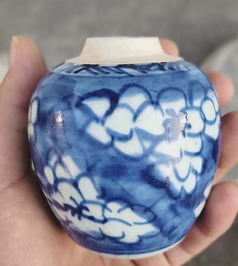 古玩陶瓷青花留白冰梅紋罐真品鑒賞圖