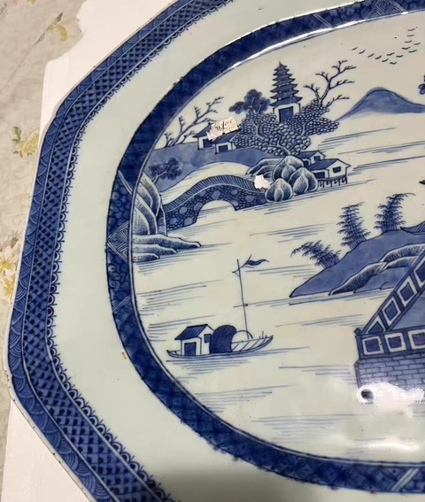 古玩陶瓷清乾隆 青花山水紋折沿盤真品鑒賞圖