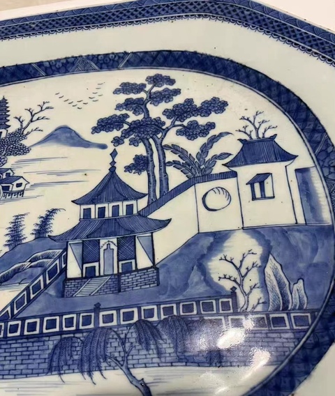 古玩陶瓷清乾隆 青花山水紋折沿盤真品鑒賞圖