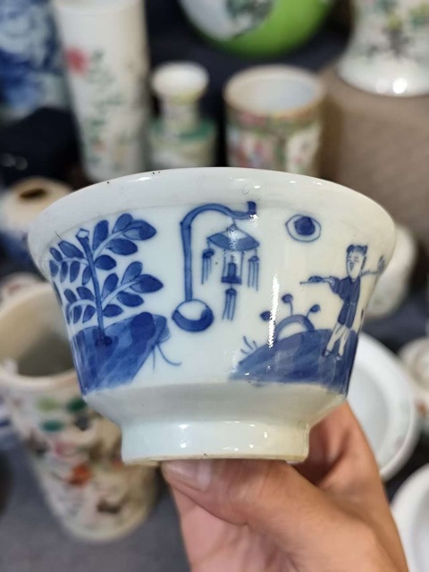 古玩陶瓷人物紋青花杯真品鑒賞圖