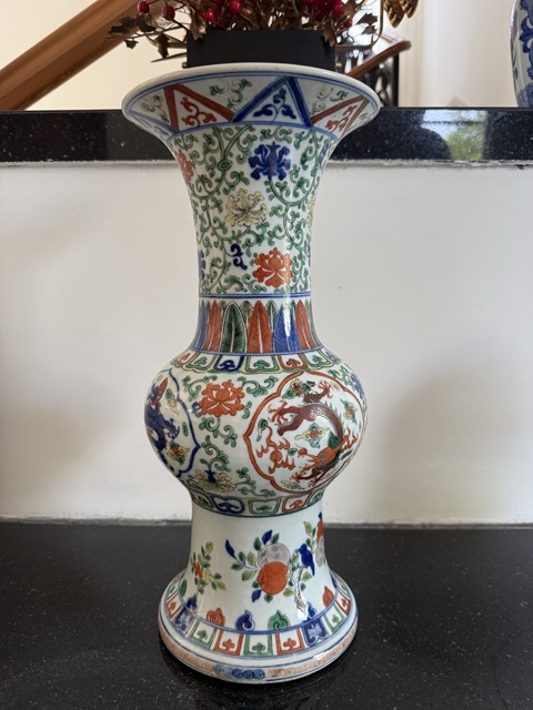 古玩陶瓷五彩開光龍紋尊真品鑒賞圖