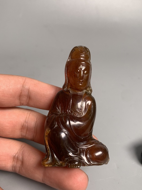 古玩雜項琥珀雕觀音像真品鑒賞圖