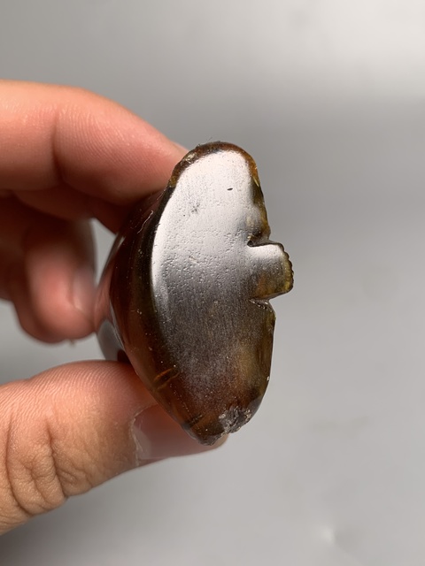 古玩雜項琥珀雕觀音像真品鑒賞圖