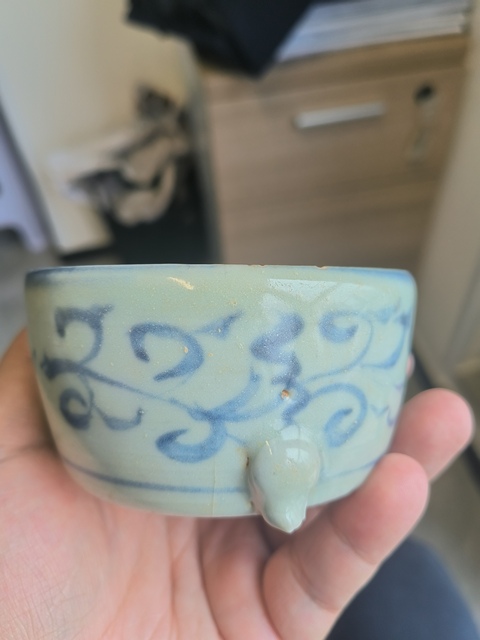 古玩陶瓷青花花卉紋香爐真品鑒賞圖