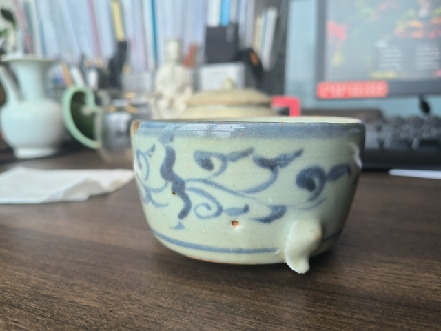 古玩陶瓷青花花卉紋香爐真品鑒賞圖