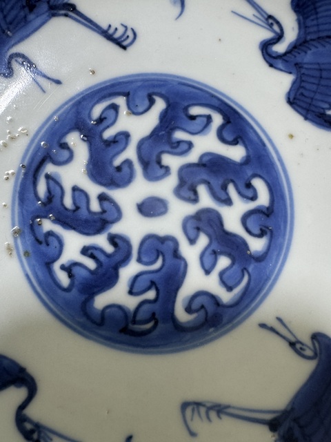 古玩陶瓷青花云鶴紋盤真品鑒賞圖