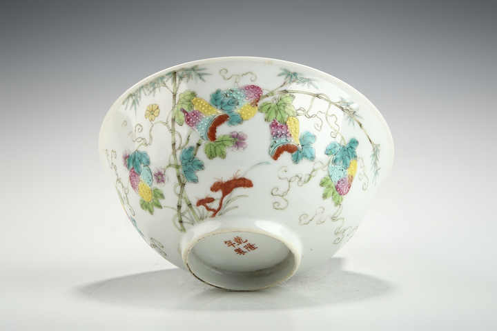 古玩陶瓷民國·粉彩籟瓜紋碗真品鑒賞圖