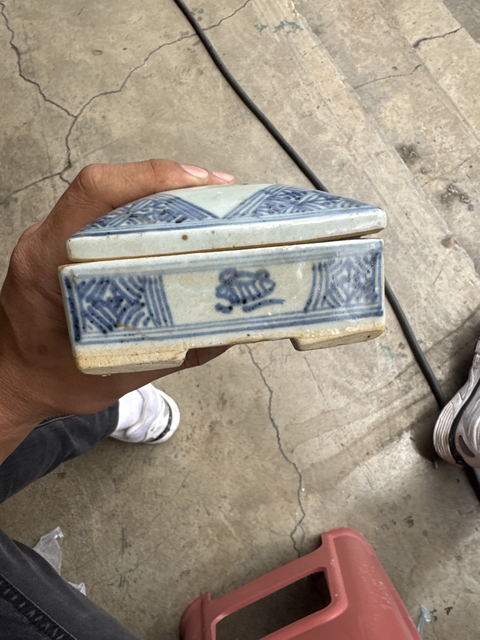 古玩陶瓷清早期青花印泥盒真品鑒賞圖