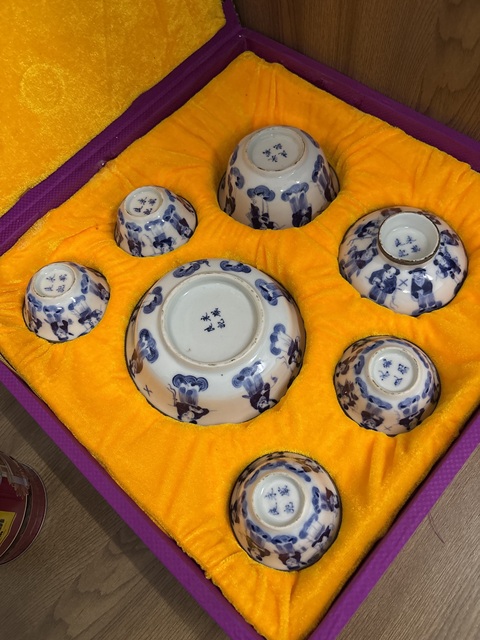 古玩陶瓷青花人物故事碗真品鑒賞圖