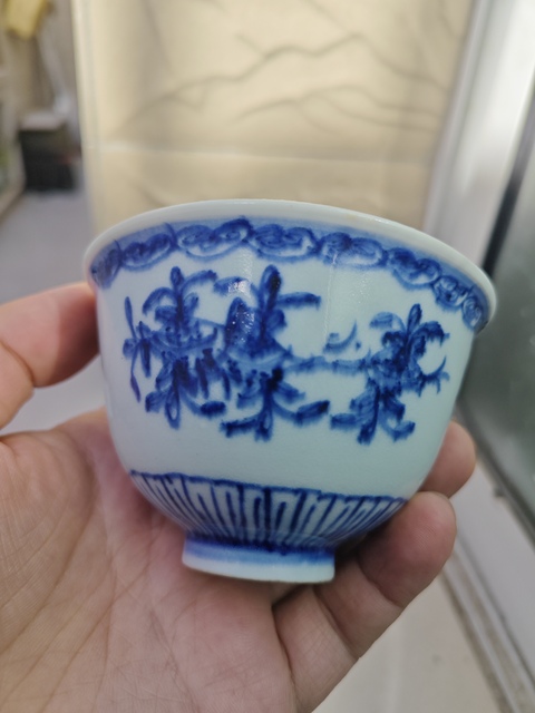 古玩陶瓷乾隆青花杯真品鑒賞圖