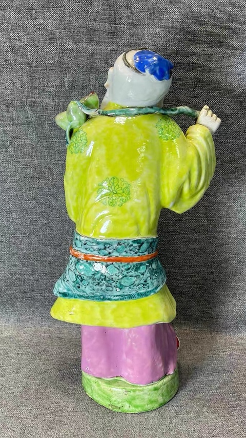 古玩陶瓷東方朔偷桃粉彩塑像真品鑒賞圖