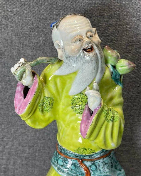 古玩陶瓷東方朔偷桃粉彩塑像真品鑒賞圖