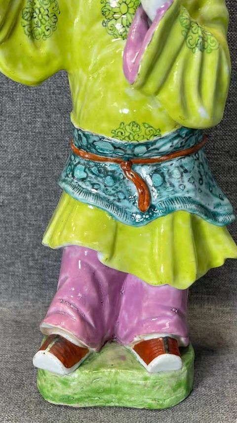 古玩陶瓷東方朔偷桃粉彩塑像真品鑒賞圖