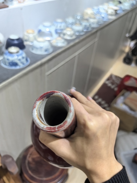 古玩陶瓷郎紅釉天球瓶真品鑒賞圖