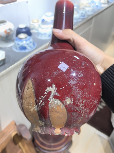 古玩陶瓷郎紅釉天球瓶真品鑒賞圖