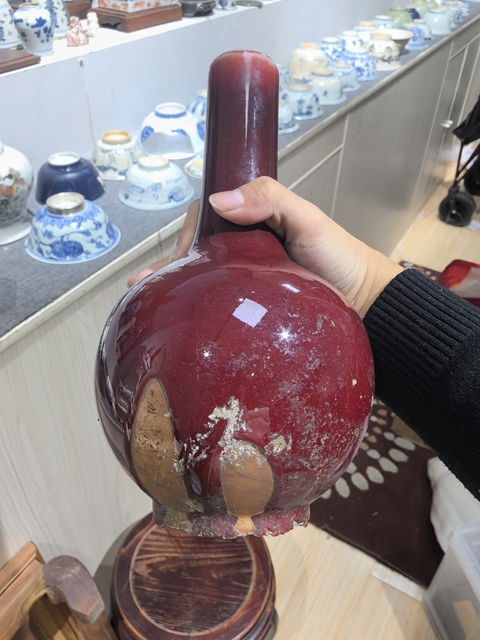 古玩陶瓷郎紅釉天球瓶真品鑒賞圖