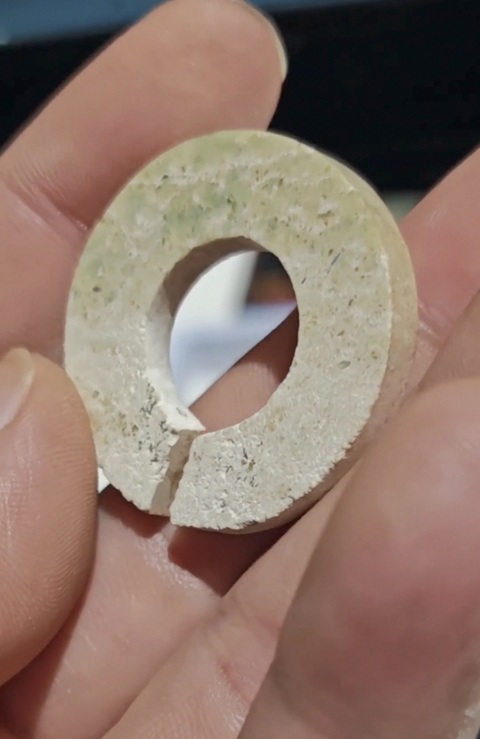 古玩玉器地方料玉玦真品鑒賞圖