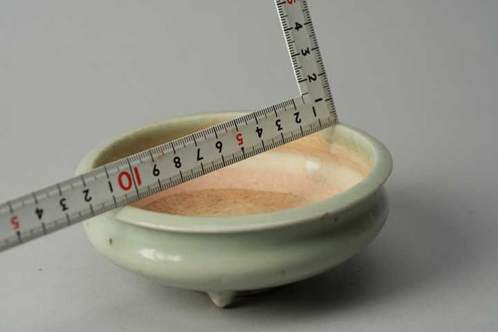 古玩陶瓷 青釉三足洗式香爐真品鑒賞圖