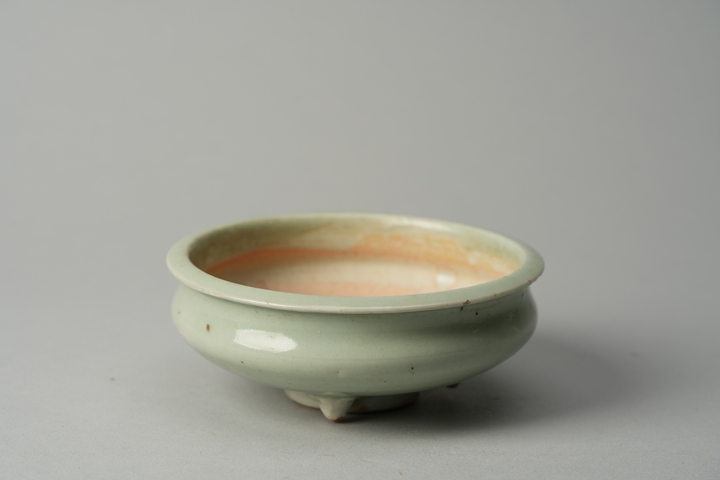 古玩陶瓷 青釉三足洗式香爐真品鑒賞圖