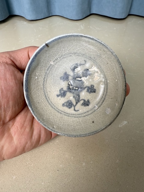 古玩陶瓷青花花卉紋臥足盤真品鑒賞圖