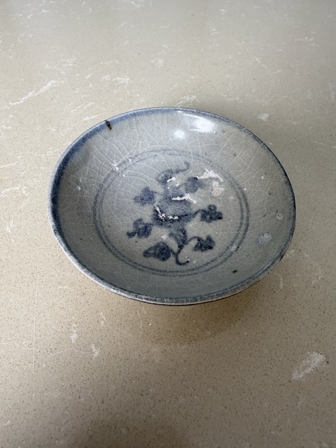 古玩陶瓷青花花卉紋臥足盤真品鑒賞圖