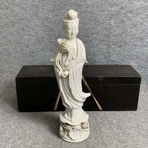 古玩陶瓷德化白瓷觀音菩薩造像真品鑒賞圖