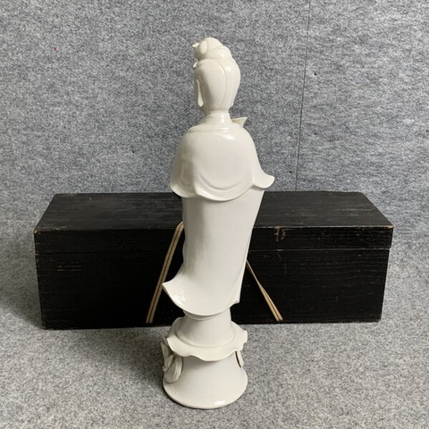 古玩陶瓷德化白瓷觀音菩薩造像真品鑒賞圖