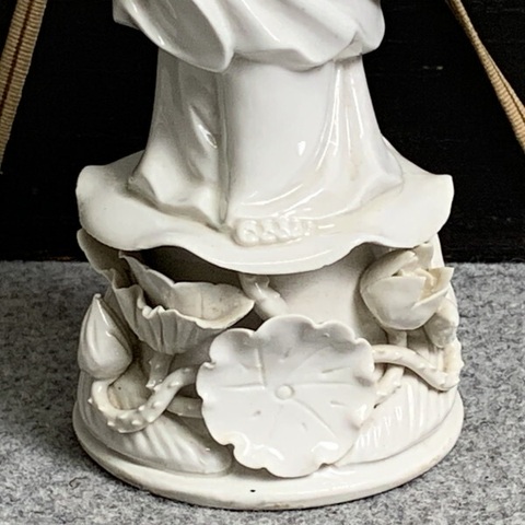 古玩陶瓷德化白瓷觀音菩薩造像真品鑒賞圖