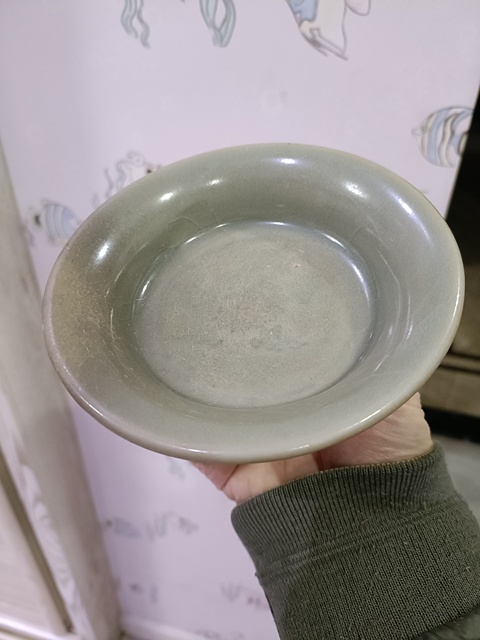 古玩陶瓷館藏級精品元代龍泉青瓷梅子青釉折沿洗拍賣，當前價格8800元