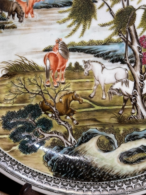 古玩陶瓷粉彩八駿圖大盤真品鑒賞圖