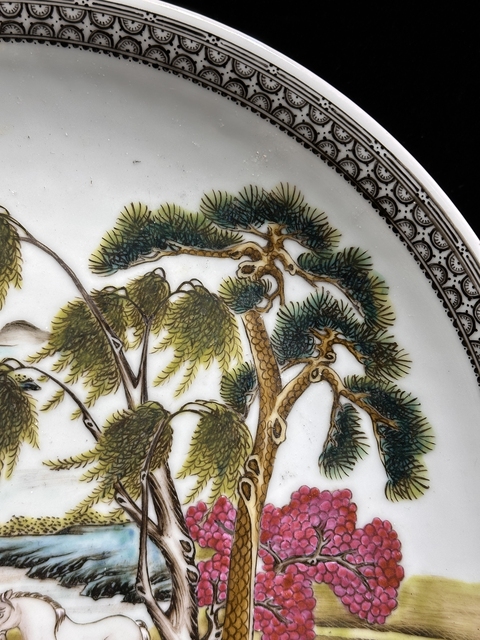 古玩陶瓷粉彩八駿圖大盤真品鑒賞圖