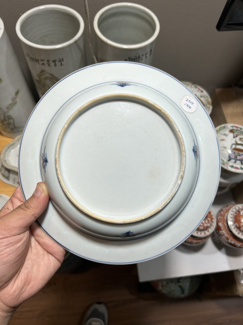 古玩陶瓷斗彩花卉盤真品鑒賞圖