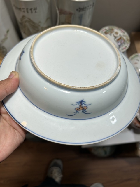 古玩陶瓷斗彩花卉盤真品鑒賞圖