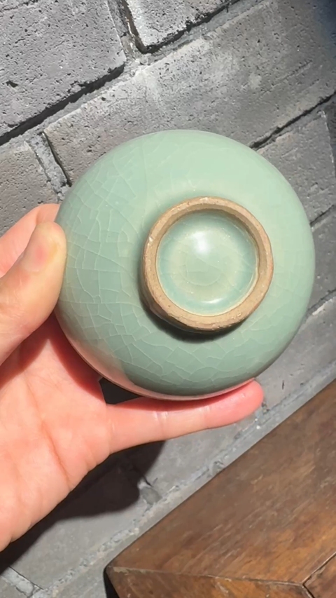 古玩陶瓷龍泉窯直口盞真品鑒賞圖