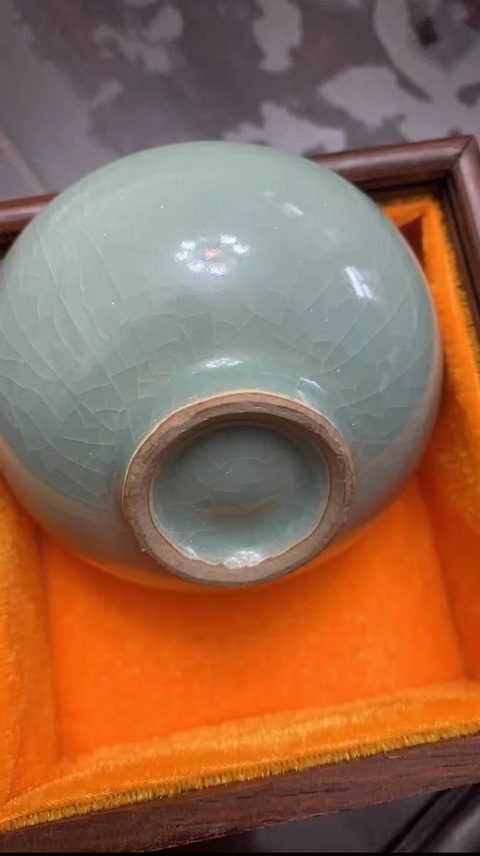 古玩陶瓷龍泉窯直口盞真品鑒賞圖