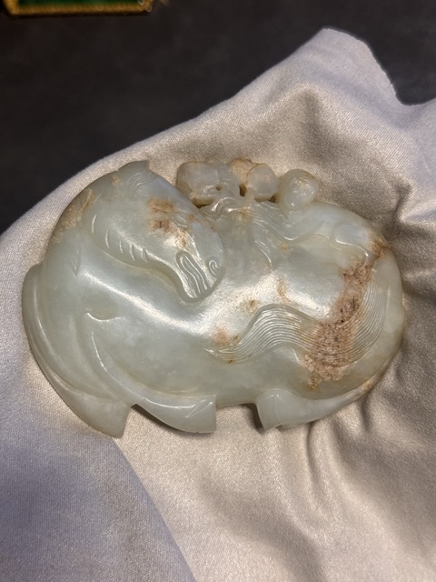 古玩玉器明代·白玉馬上封侯帶扣真品鑒賞圖