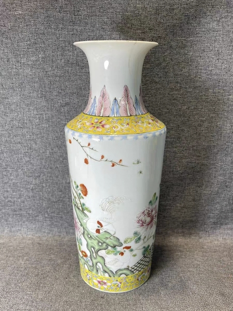 古玩陶瓷花卉紋粉彩瓶真品鑒賞圖