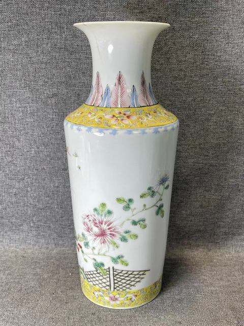 古玩陶瓷花卉紋粉彩瓶真品鑒賞圖