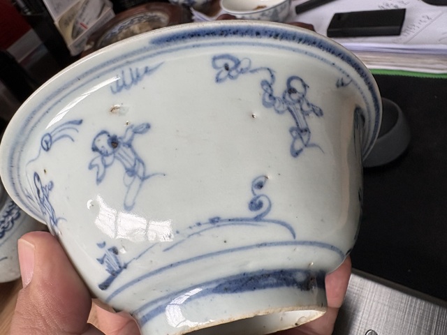 古玩陶瓷成化嬰戲紋青花小碗真品鑒賞圖